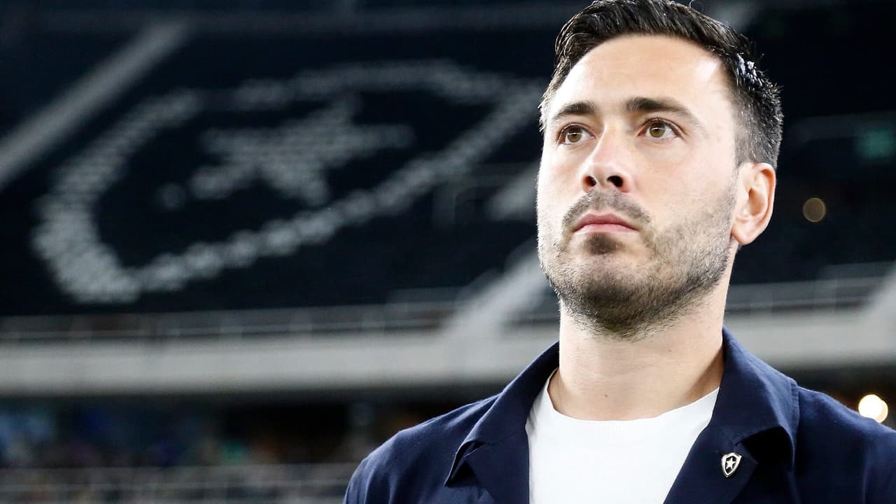 Espanhol reage a Davide no Botafogo: 'Fracasso retumbante'
