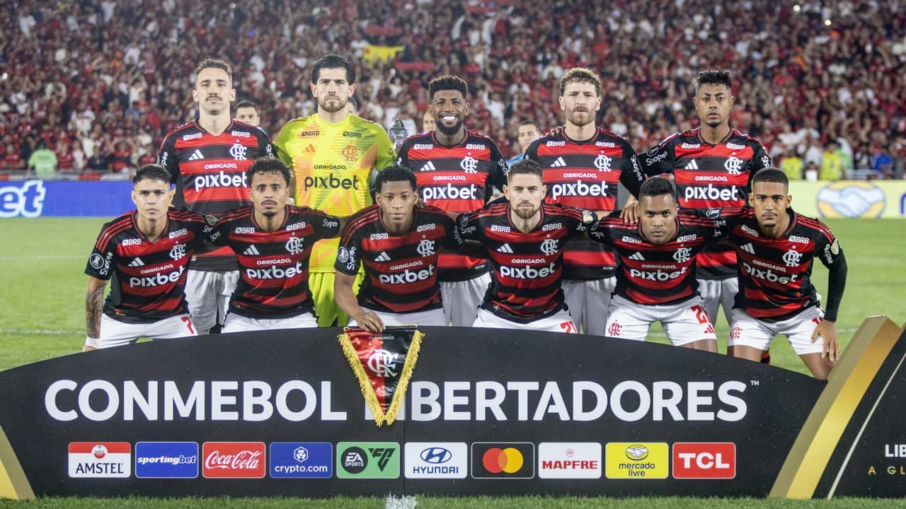 Ex-Seleção aponta posição sem titular no Flamengo: 'Não vejo'