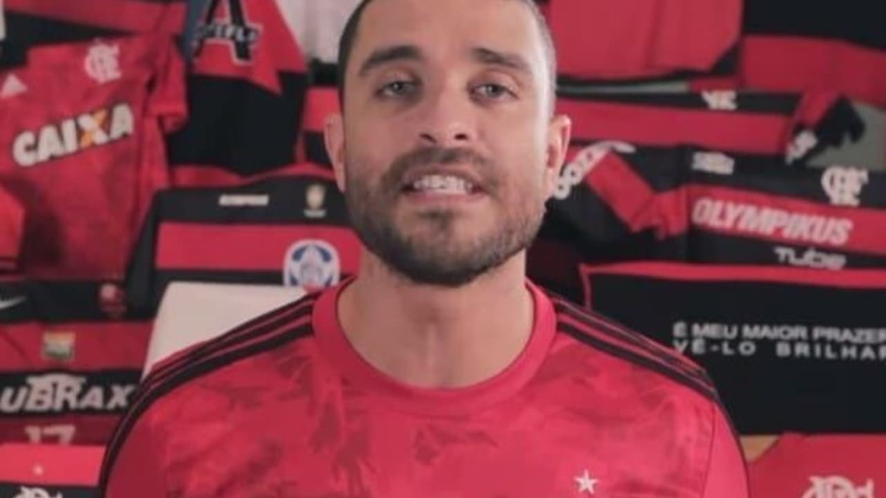 Diogo Nogueira rebate torcedores após provocações em jogo entre Flamengo e Atlético