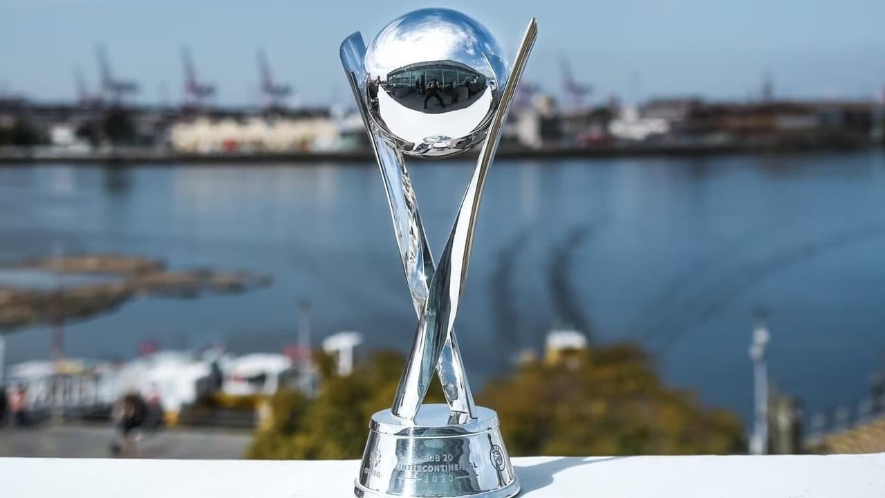 Conmebol define arbitragem para duelo entre Flamengo e Barcelona no Intercontinental sub-20