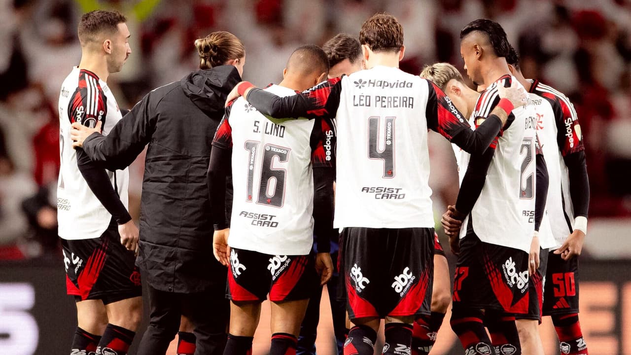 Gerson Brilha na Europa: O Maestro Rubro-Negro Reconhecido no Velho Continente!