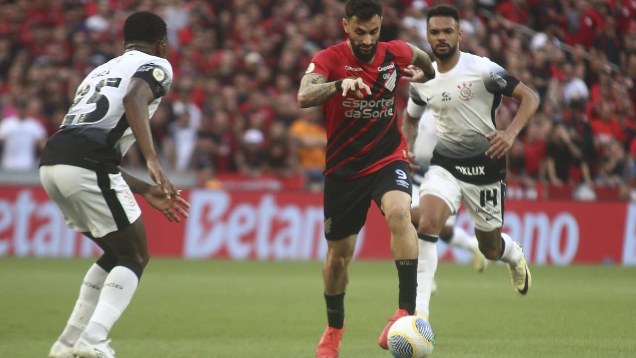 Ingressos para Athletico x Corinthians na Copa do Brasil disponíveis sexta-feira.