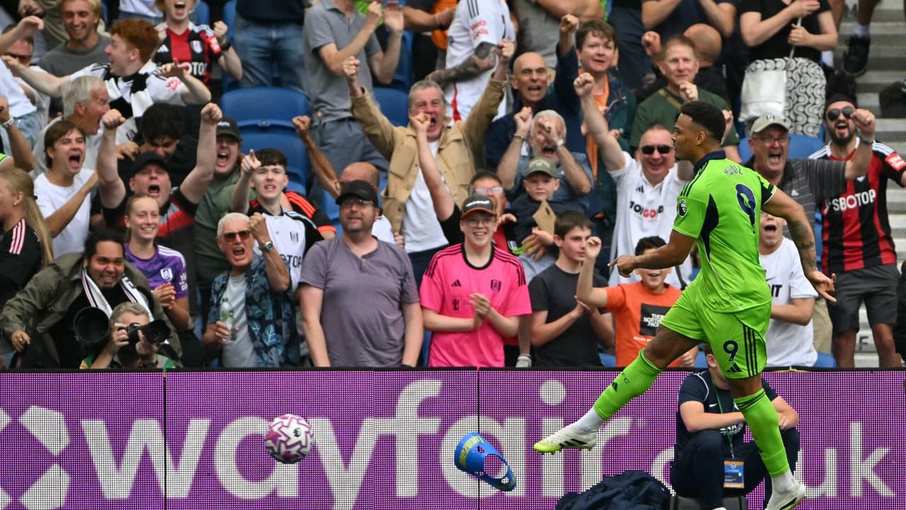 ex-Flamengo destaca-se e garante vitória em estreia da Premier League; veja os destaques