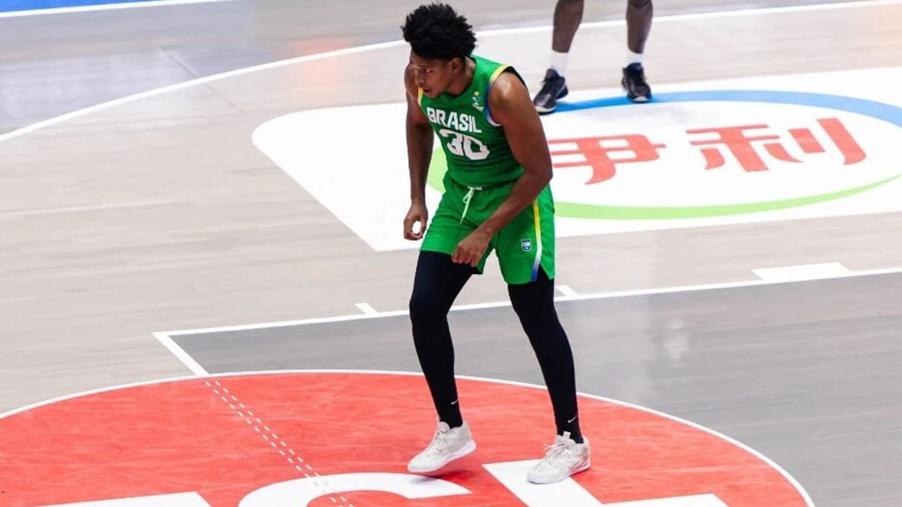 Pivô do Flamengo se machuca na Americup antes da Intercontinental