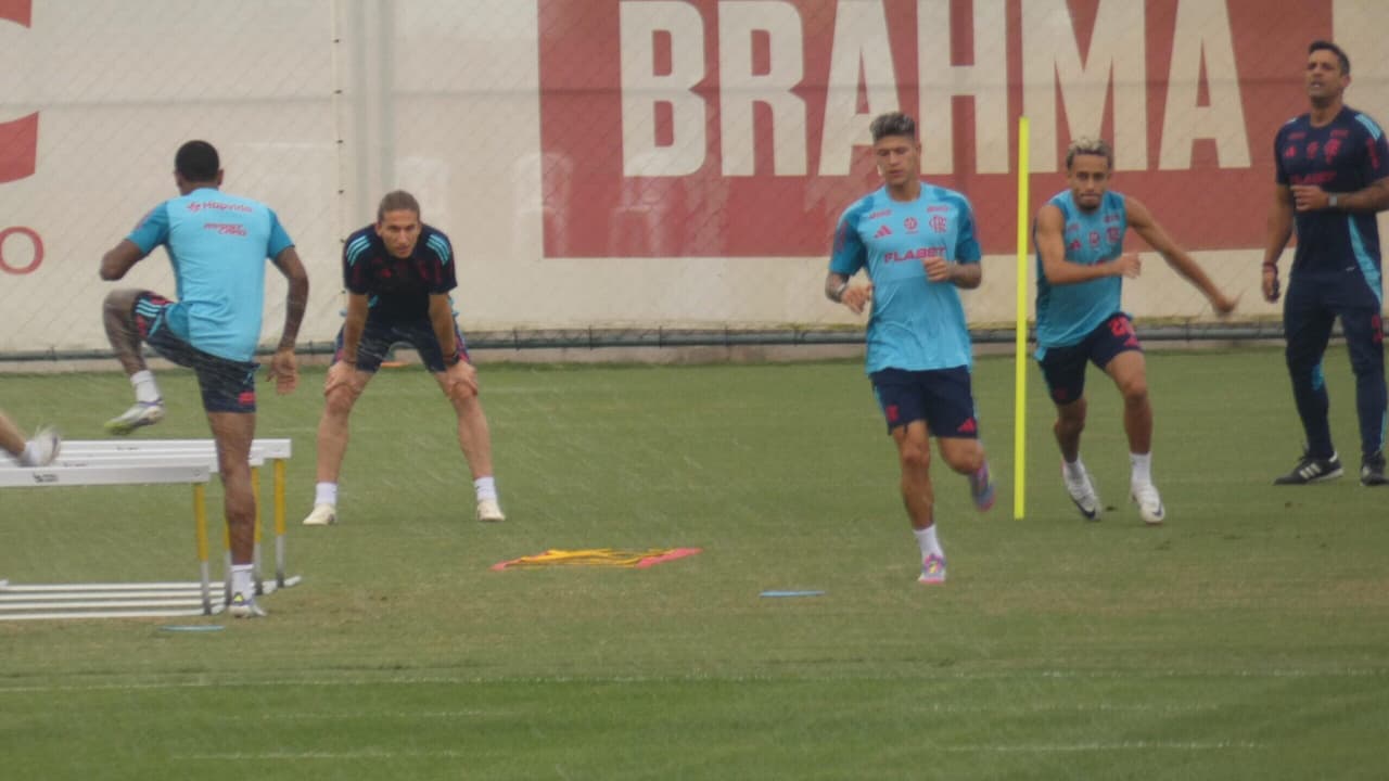 Preparação do Flamengo para confronto com Atlético-MG na Copa do Brasil.