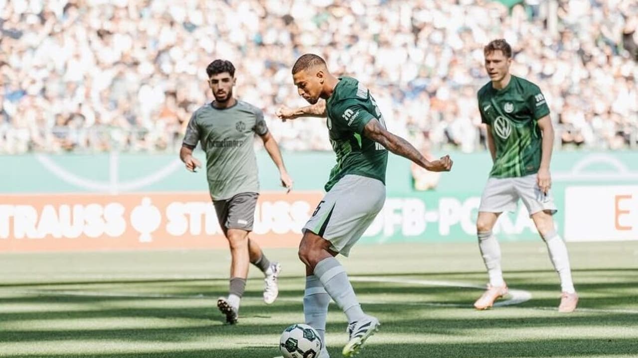 Estreia de ex-Flamengo em recorde de goleada no clube.