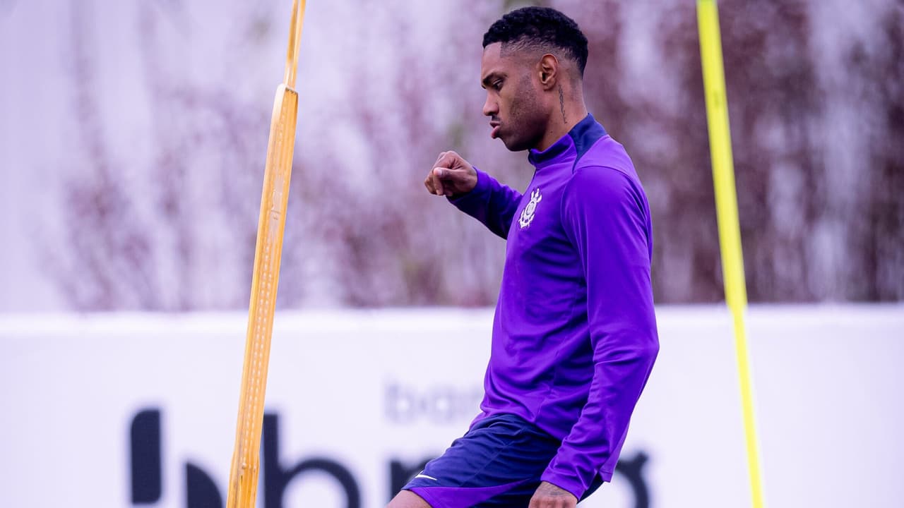 Andreas e Vitinho: desafios distintos no clássico entre Palmeiras e Corinthians