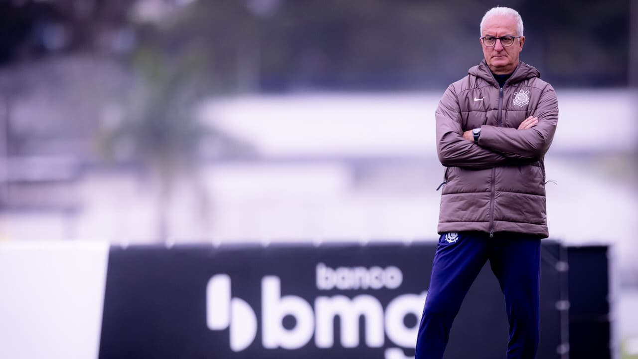 Dorival realiza treino tático no Corinthians visando preparação para duelo contra Flamengo