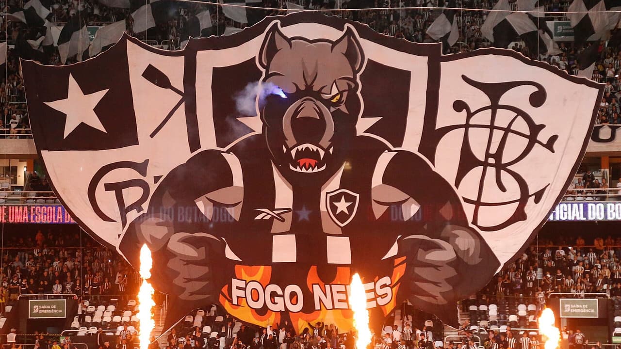 Novo uniforme do Botafogo chama atenção: 'Absurdo'