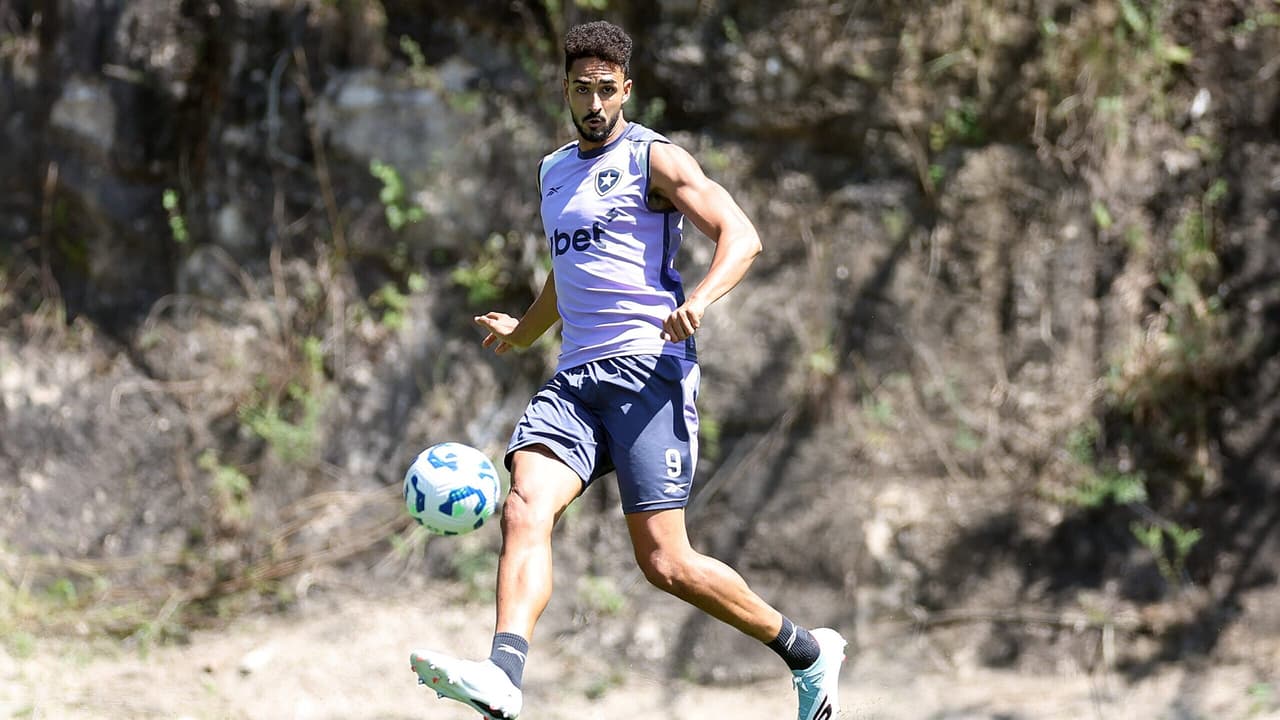 Chris Ramos fica à disposição do Botafogo e conta com prestígio de Davide Ancelotti
