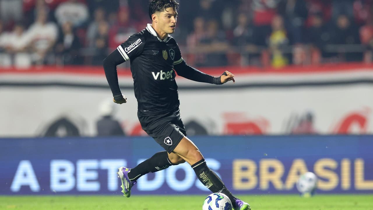 Joaquín Correa sofre para engrenar pelo Botafogo; veja números