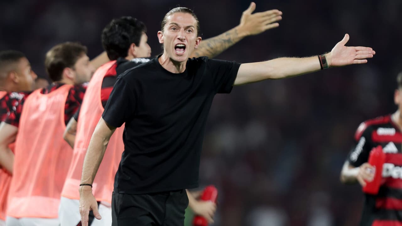 Filipe Luís protagoniza momento inusitado e viraliza entre torcedores do Flamengo