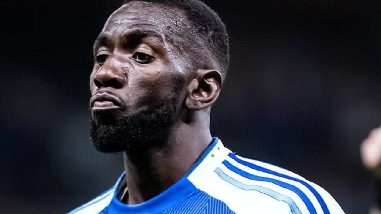 Bolasie bebe energético após virada do Cruzeiro sobre Bragantino