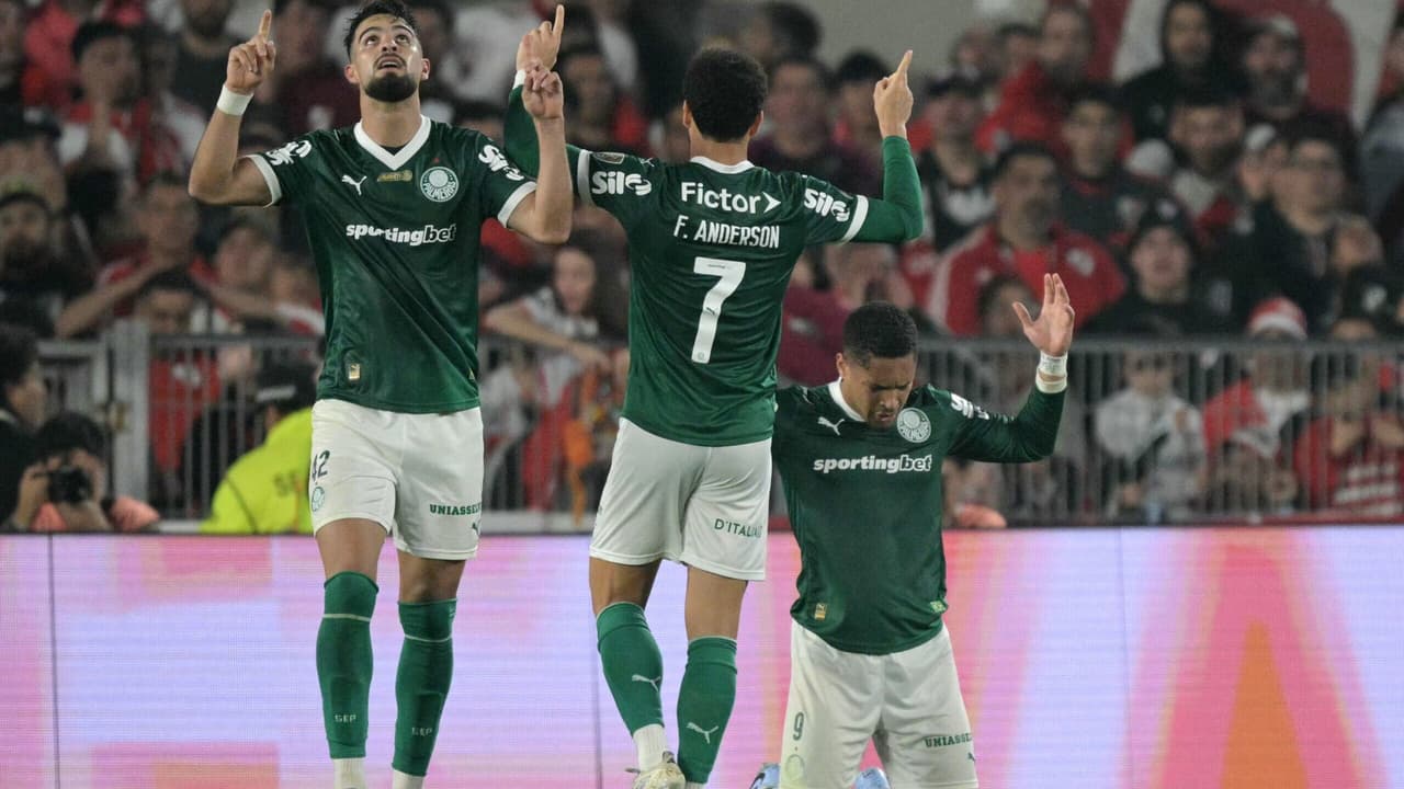 Palmeiras busca se manter no topo enquanto São Paulo tenta se recuperar