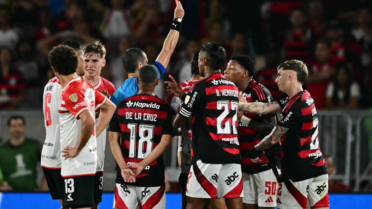 Erros de arbitragem contra o Flamengo geram protestos entre jornalistas e torcedores