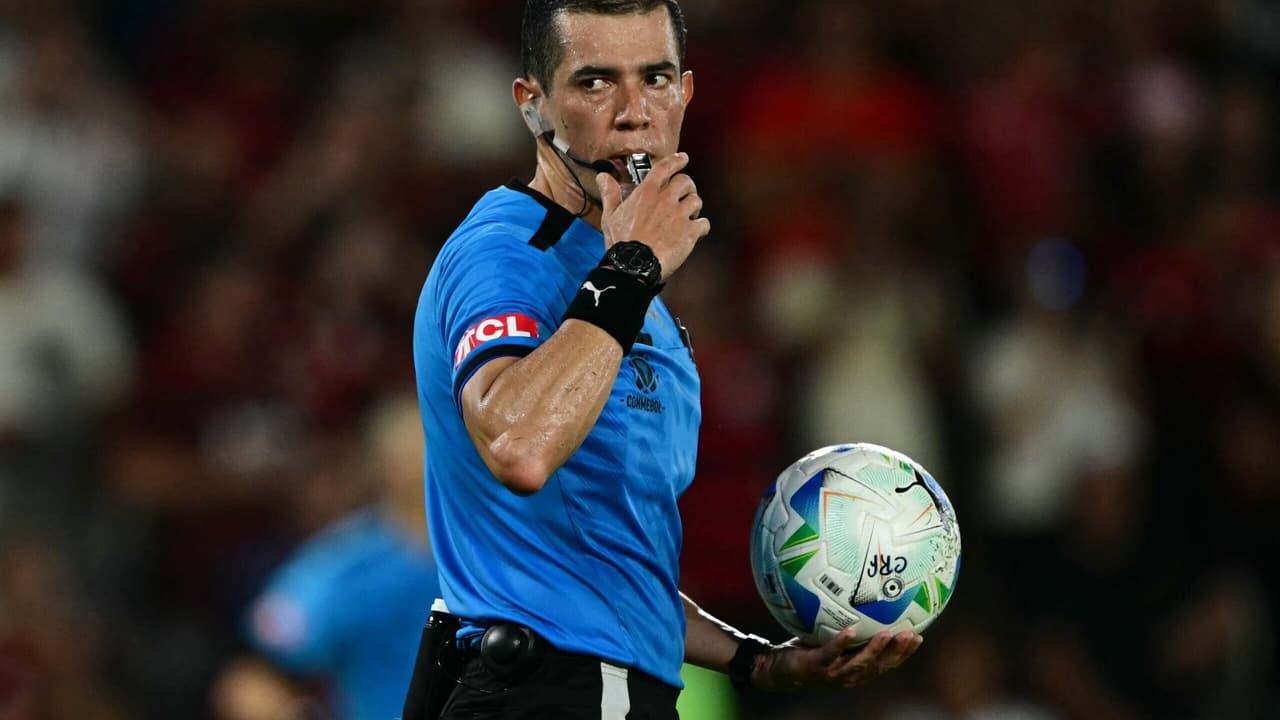 Felipe Melo sugere exclusão de árbitro após Flamengo x Estudiantes