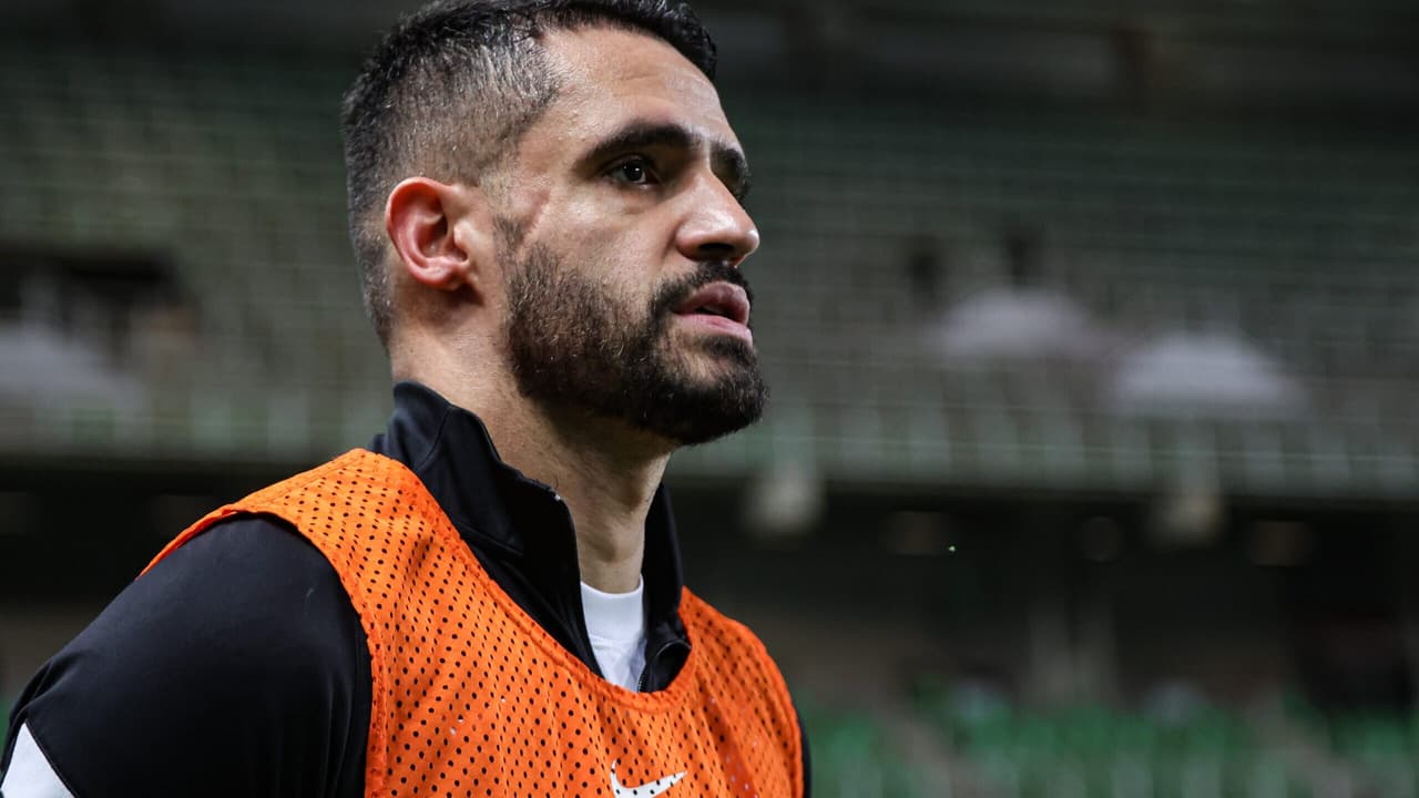 Renato Augusto anuncia aposentaria e revela oferta para ser técnico