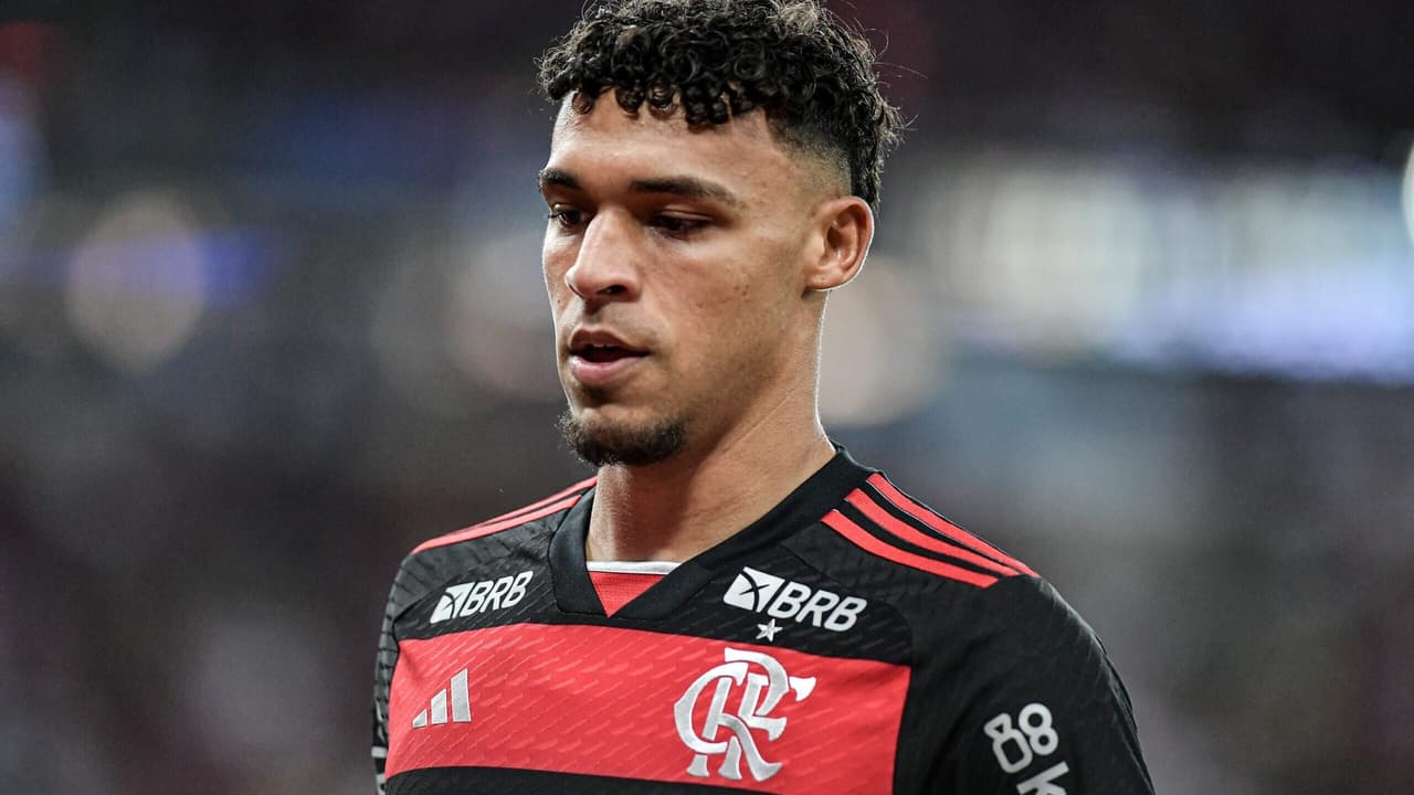 Santos anuncia a contratação de Victor Hugo, do Flamengo