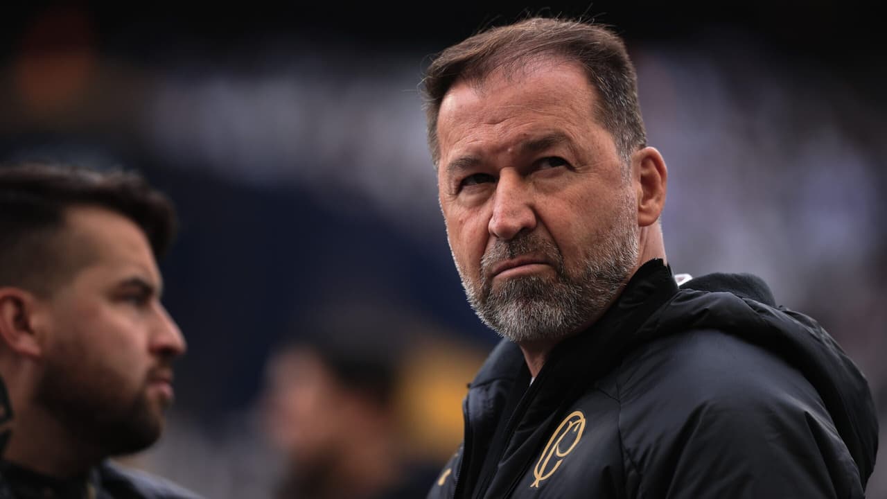Corinthians registra R$ 123 milhões em dívidas por contratações de Augusto Melo
