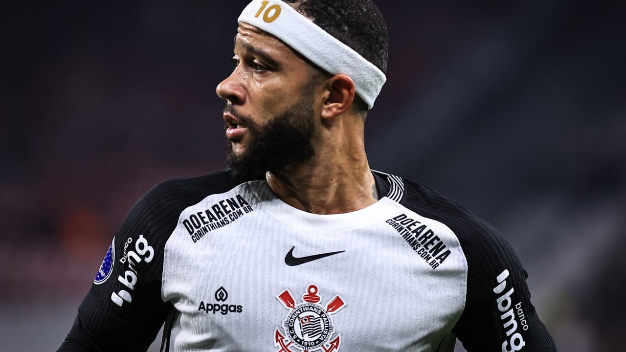 Memphis desfalca Corinthians contra Fluminense devido a edema na coxa