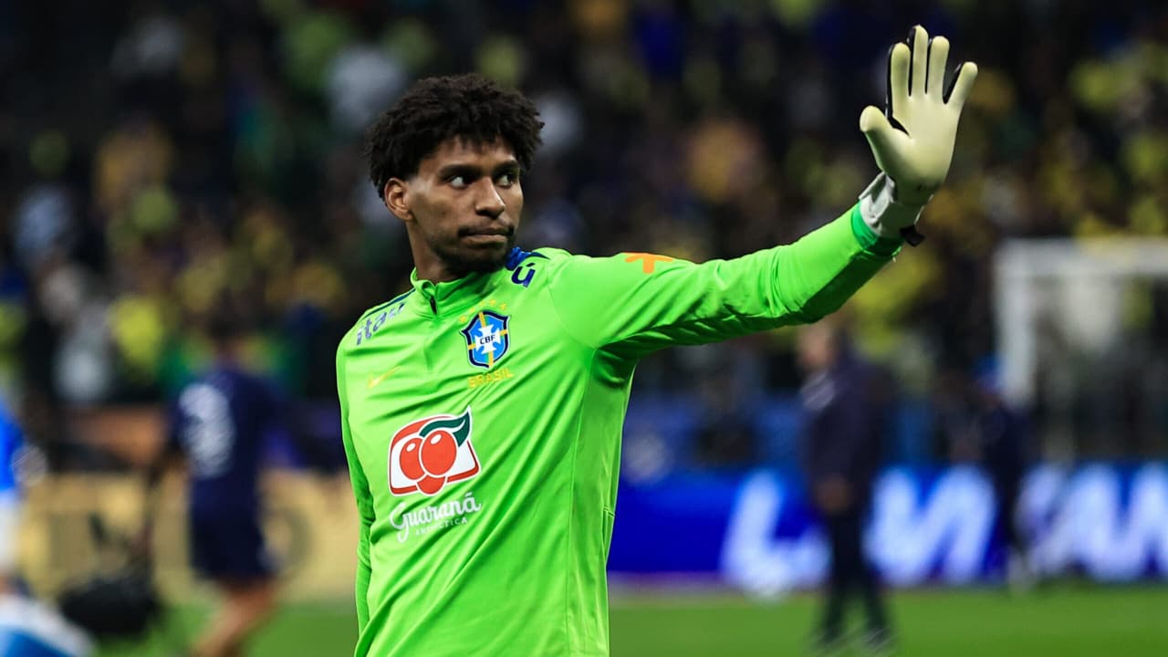 EXCLUSIVO: Hugo Souza fala sobre sonho de Copa do Mundo e trabalho com Taffarel