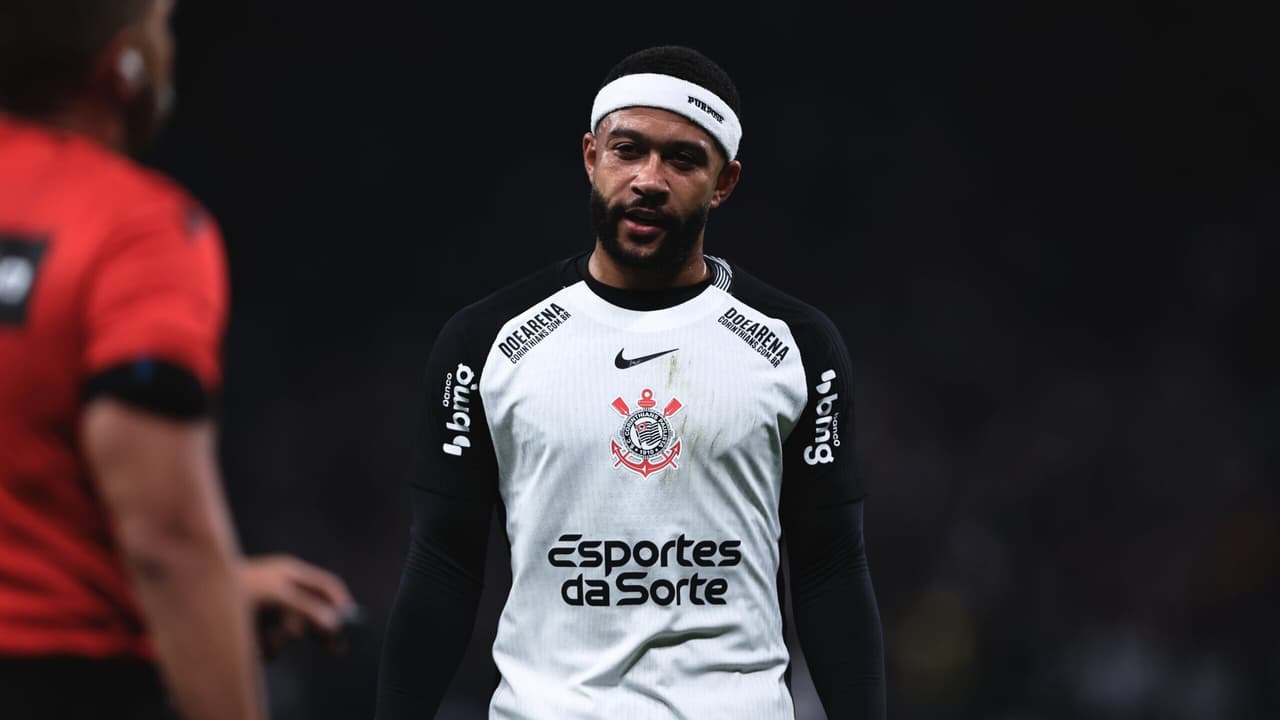 Memphis se prepara para enfrentar o Inter; situação do camisa 10 do Corinthians