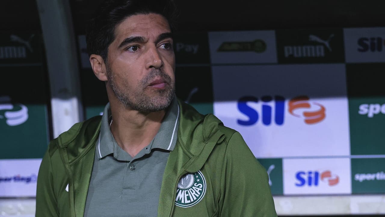 Abel destaca adaptações no Palmeiras e explica alterações na equipe titular