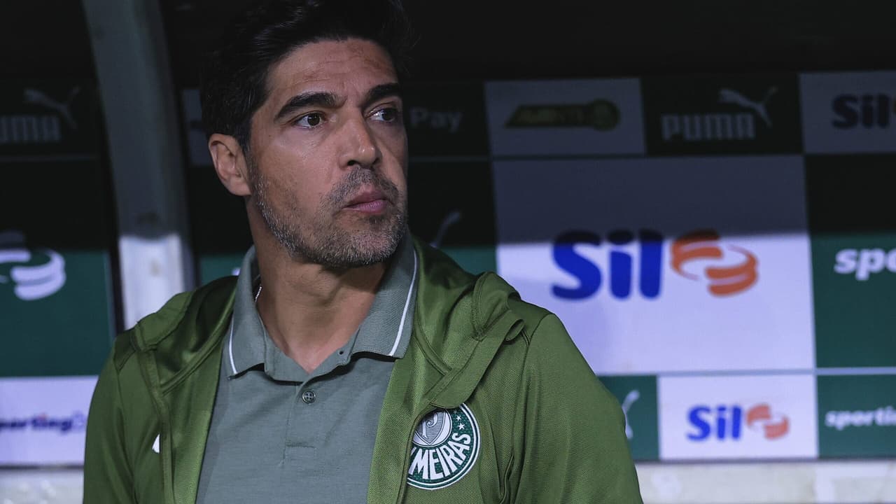 Arbitragem gera polêmica em Bahia x Palmeiras com Daronco ameaçando expulsão de Abel