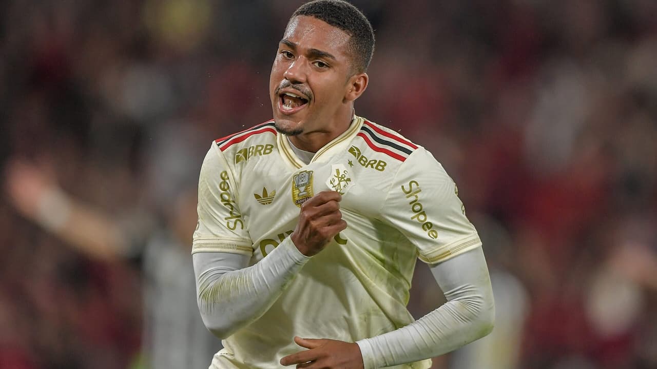 Rivais em choque: Reações sobre as contratações do Flamengo na janela 'Não Existe'