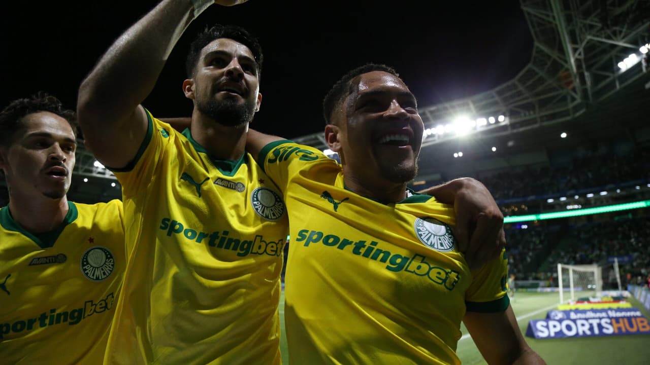 Flaco, Vitor Roque e Estêvão se destacam nas estatísticas do Palmeiras no Brasileirão