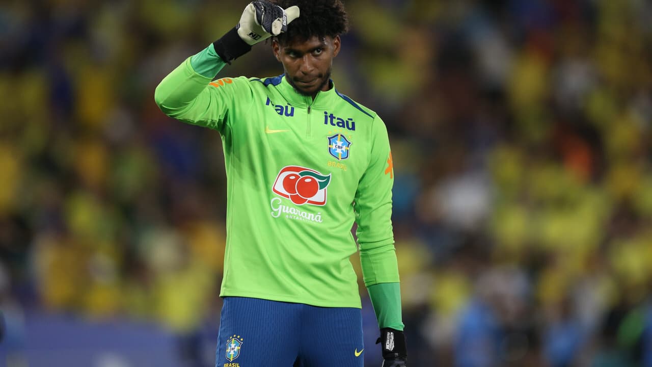 Hugo Souza expõe suas intenções entre Corinthians e carreira na Europa