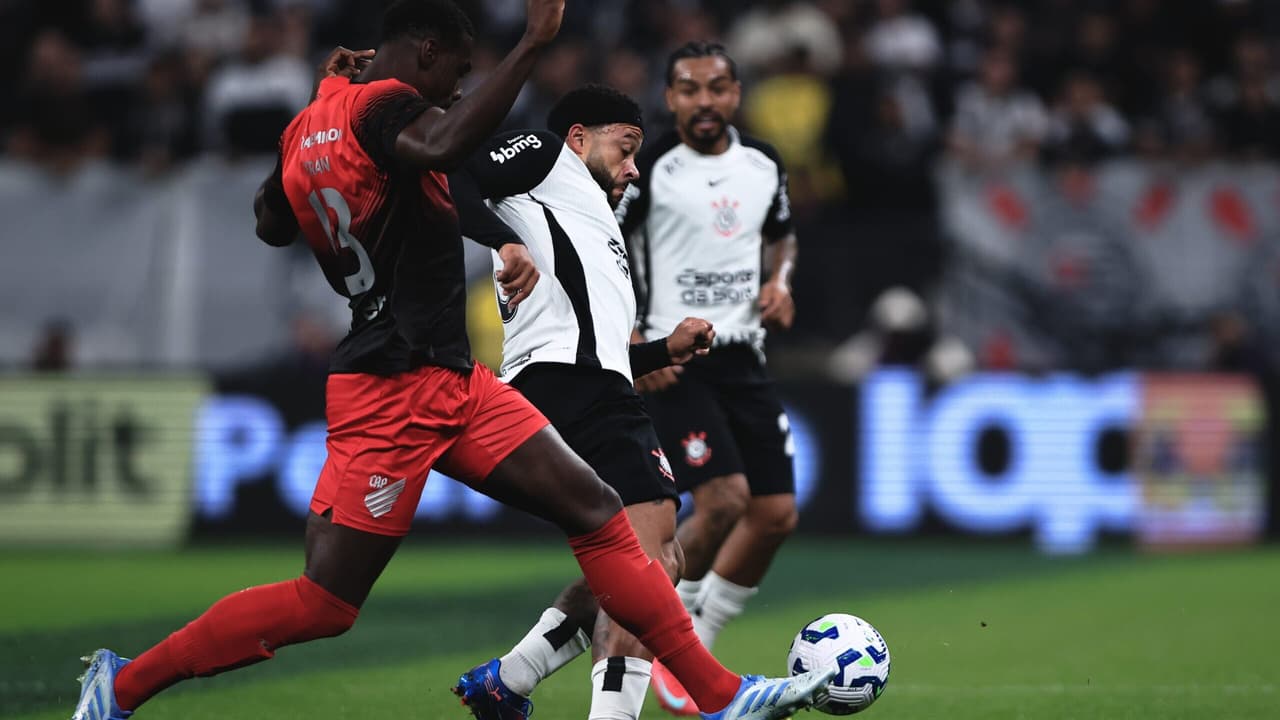 Comentarista da Globo reprova atitude de atleta do Corinthians durante jogo