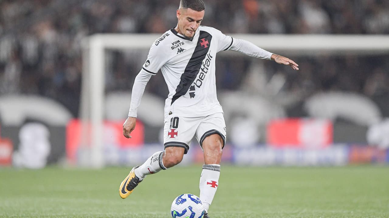 Coutinho celebra classificação do Vasco: 'Sensação inexplicável'