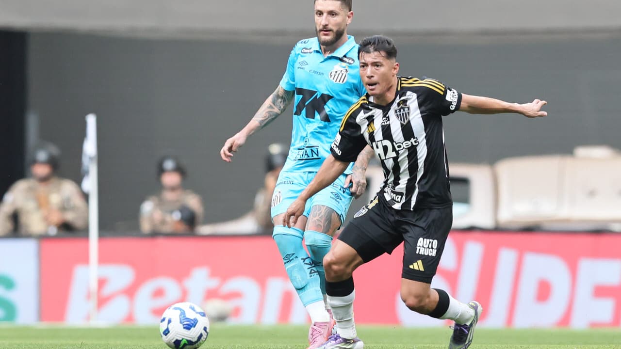 Zé Rafael projeta duelo entre Santos e São Paulo: 'Obrigação maior de buscar o jogo'