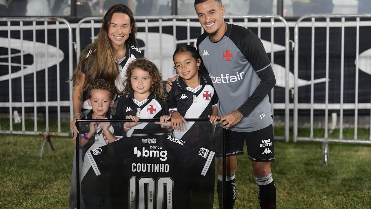 Philippe Coutinho atinge 100 jogos pelo Vasco e vive auge desde retorno ao clube