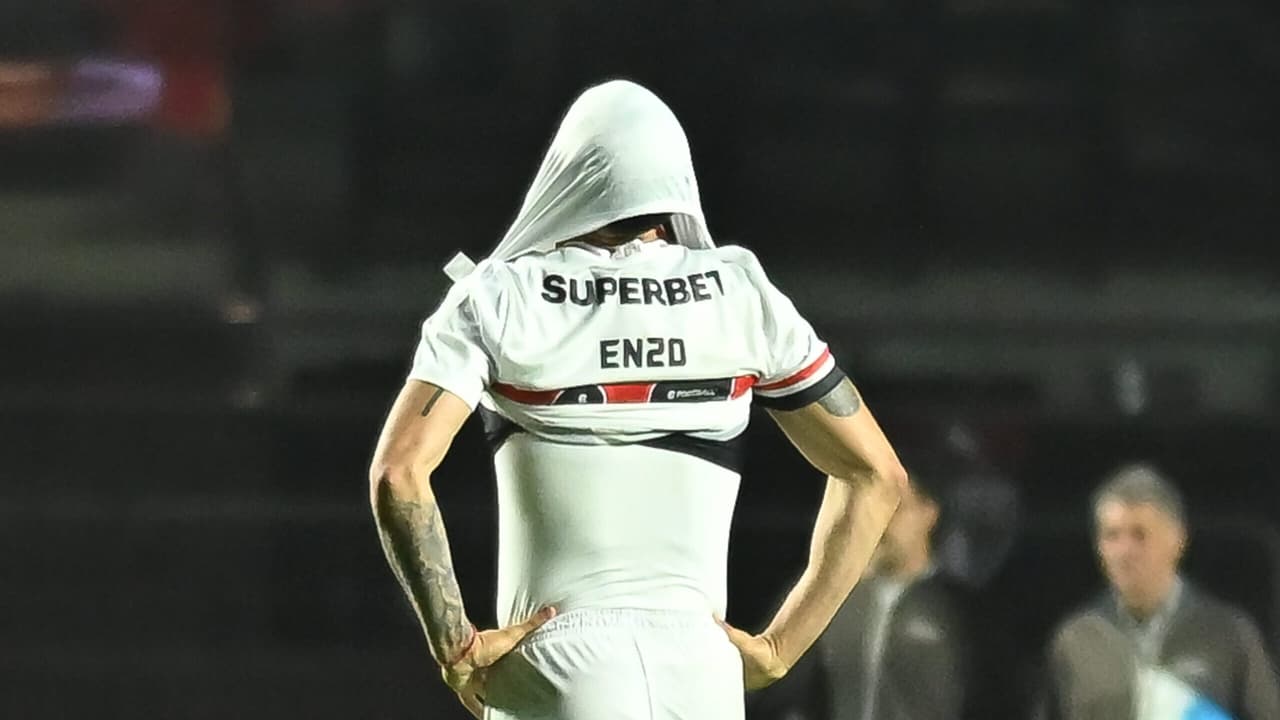 Enzo Díaz entende bronca da torcida do São Paulo, mas vê elenco capaz de reverter situação