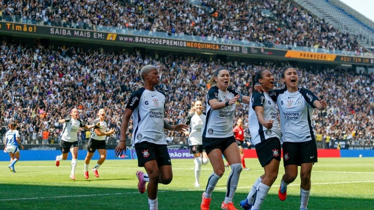 Corinthians e Cruzeiro estabelecem recorde na final do Brasileirão Feminino