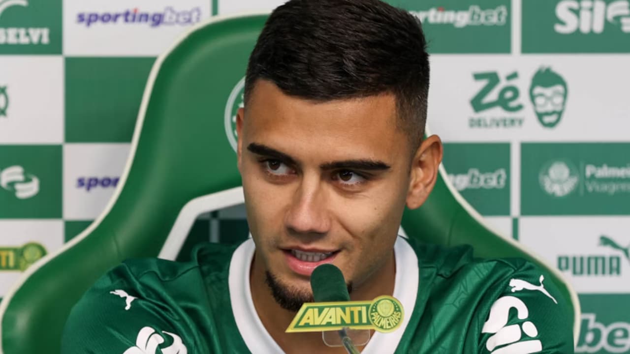 Andreas Pereira pronto para estrear no Palmeiras contra o Inter e revela integração