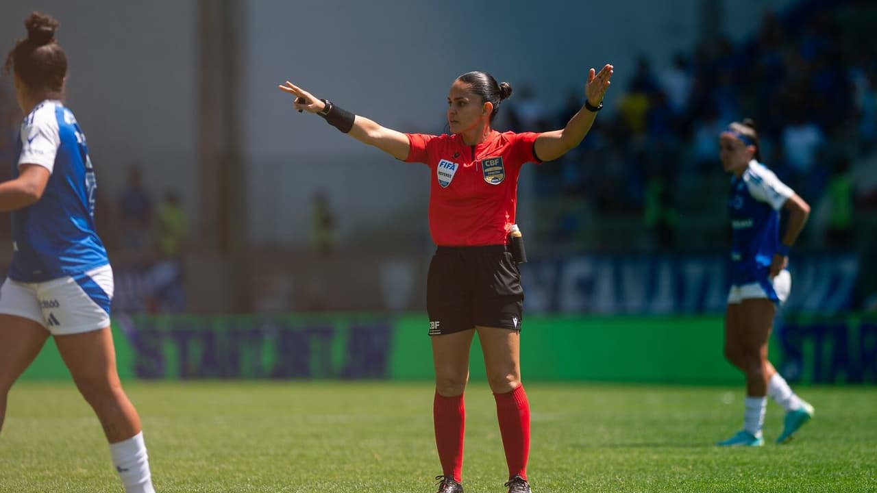 Jogadoras de Corinthians e Cruzeiro apontam falhas da arbitragem na final do Brasileirão
