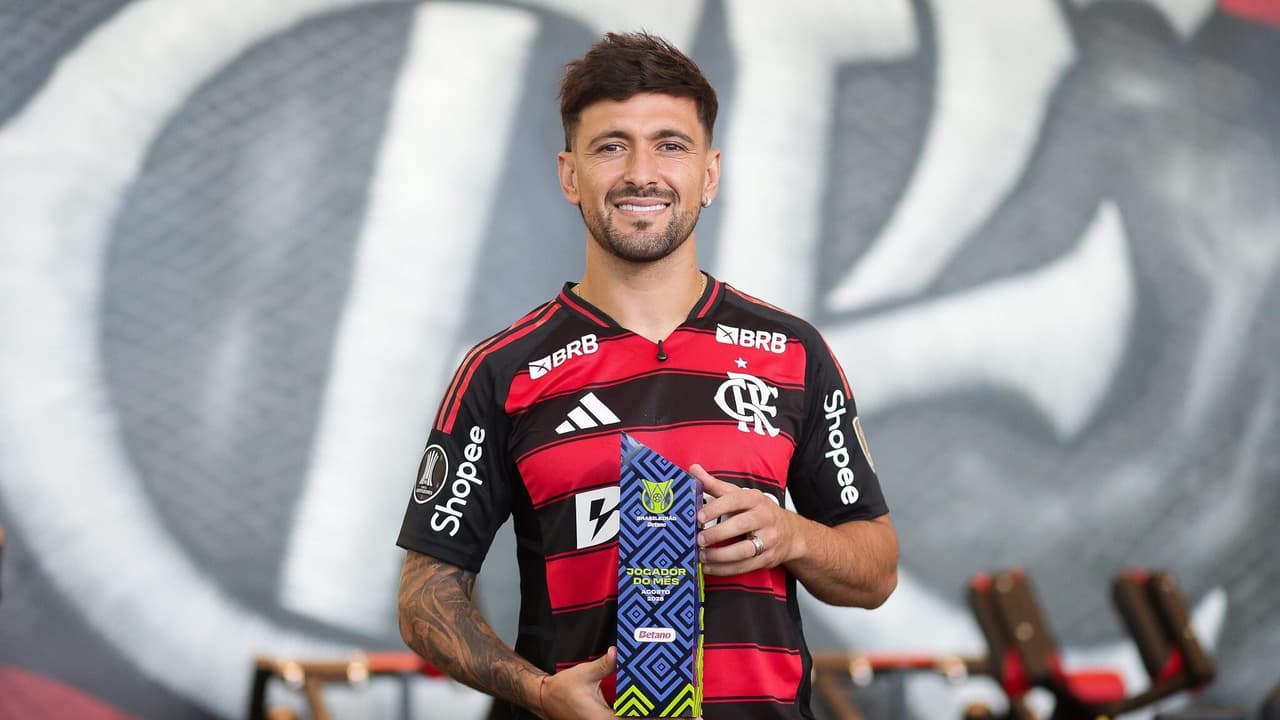 Arrascaeta brilha e é coroado o craque de agosto no Brasileirão!