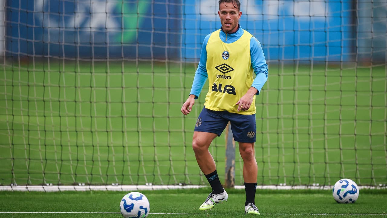 Arthur valoriza treinamentos antes de reestreia pelo Grêmio