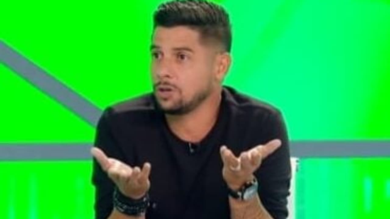 Cicinho aposta em Corinthians, Cruzeiro, Fluminense ou Vasco como campeões da Copa do Brasil