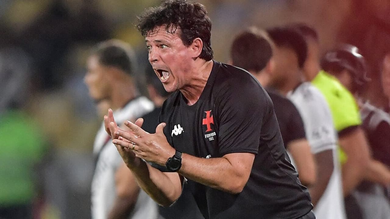 Torcedores do Vasco se revoltam com árbitro de jogo com Bahia