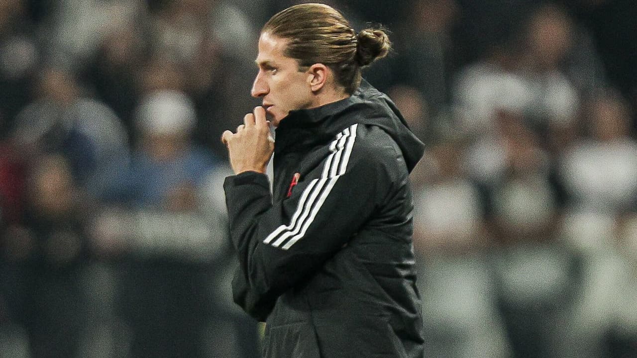 Filipe Luís admite início ruim do Flamengo contra Corinthians: 'Superior a nós'