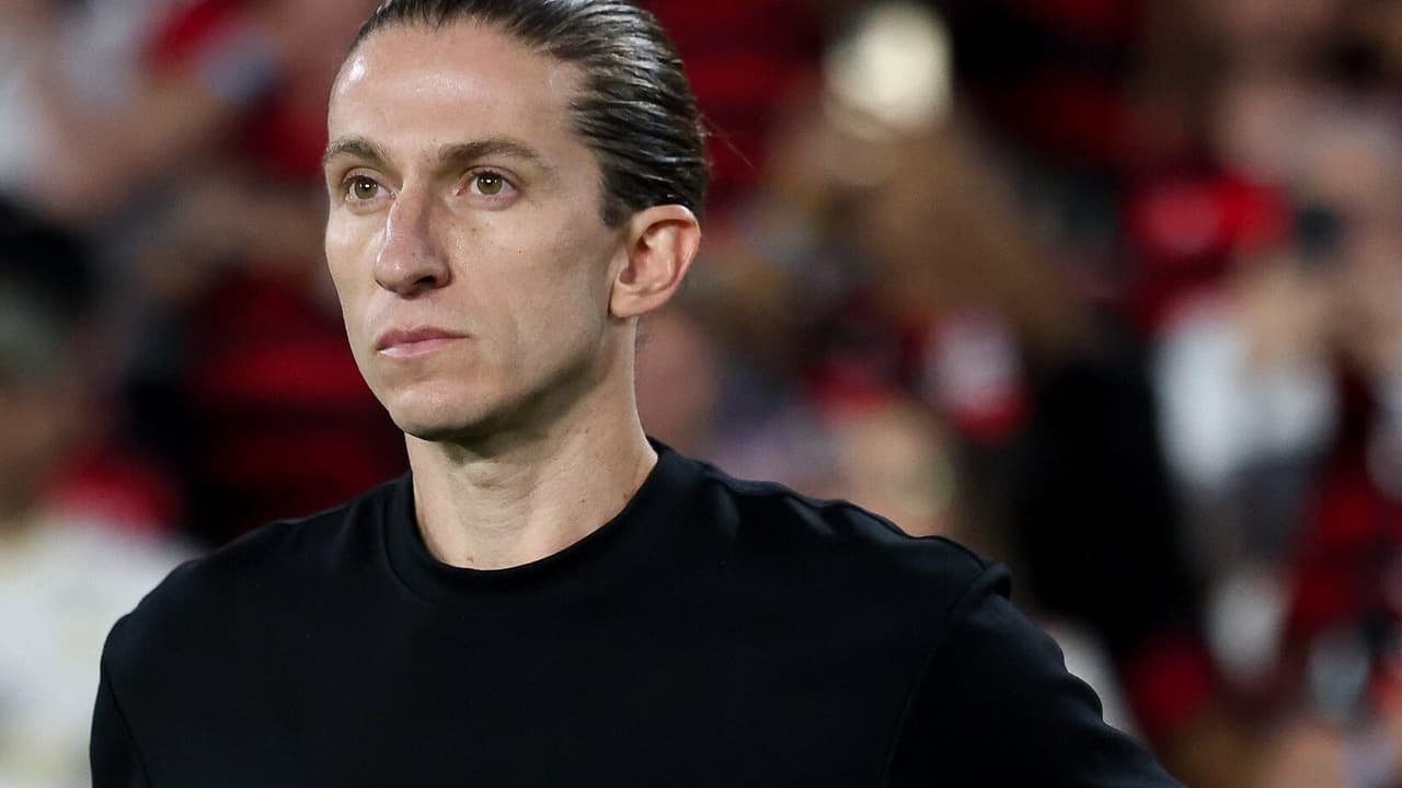 Filipe Luís altera equipe do Flamengo para confronto com Estudiantes
