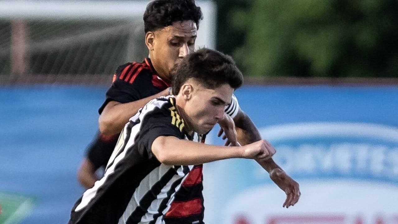 Atlético-MG vence o Flamengo e vai às semifinais do Brasileirão sub-17