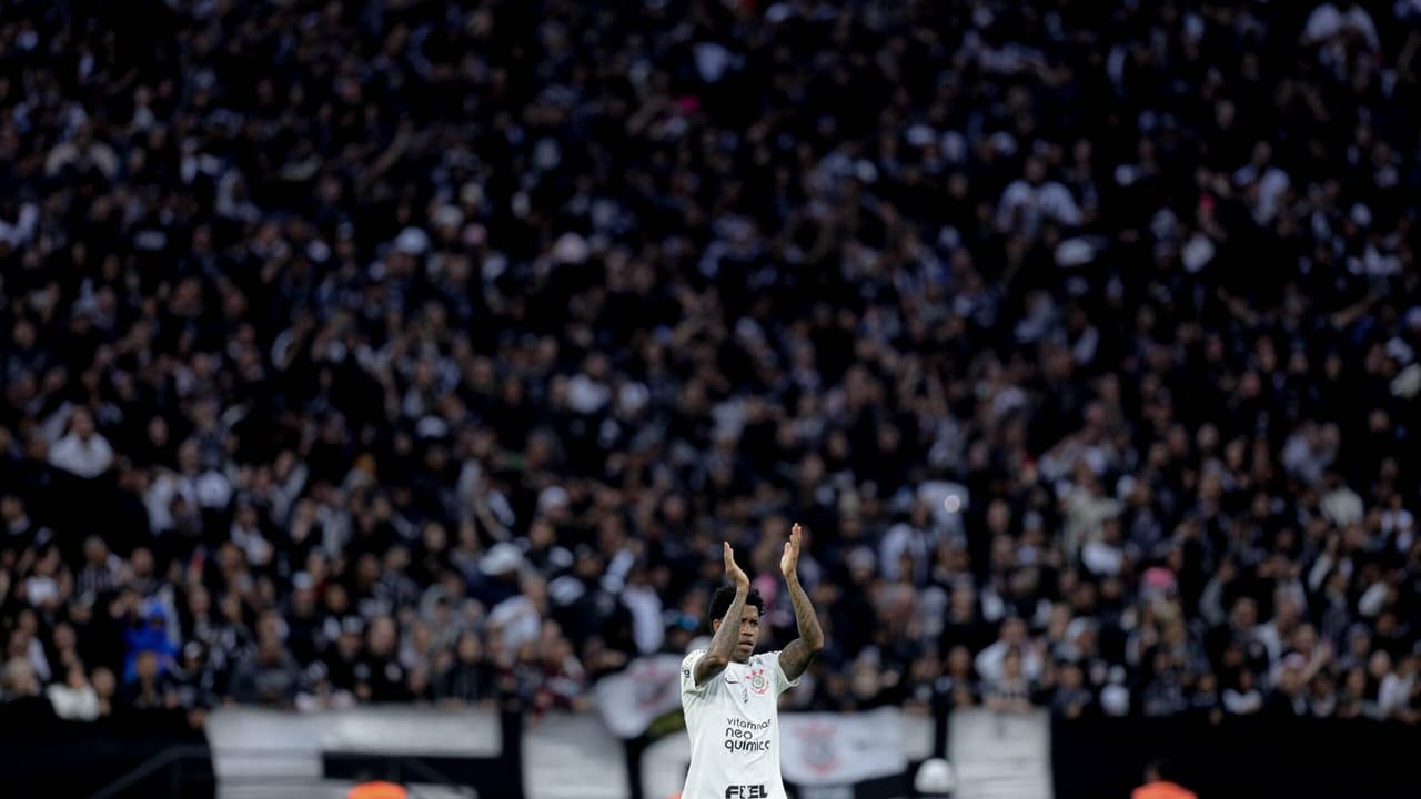Ídolo do Corinthians anuncia aposentadoria: 'Faltou o Flamengo'