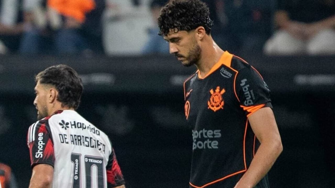 Gustavo Henrique critica a validade do gol do Flamengo contra o Corinthians