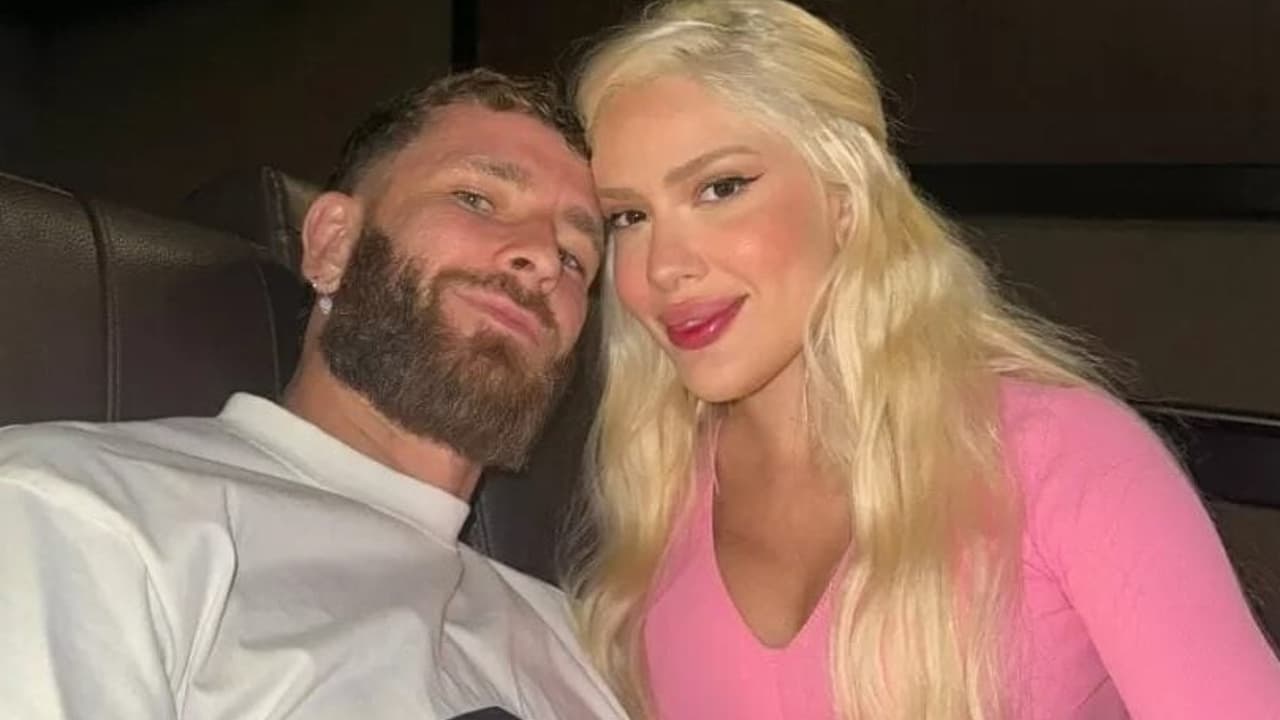 Karoline anuncia intenção de casamento com Léo Pereira, jogador do Flamengo