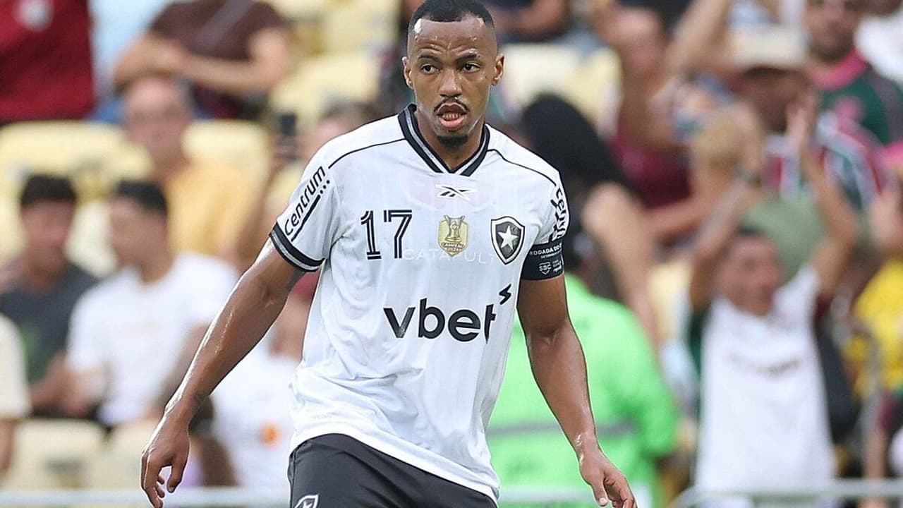 Marlon Freitas lamenta derrota do Botafogo para o Fluminense: 'Precisa corrigir'